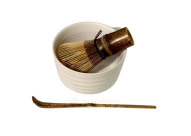 Cuenco + batidor + cucharita de bambú