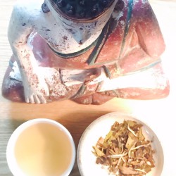 Té blanco White Peony de hoja morada (Purple Tea) Lumbini Factory